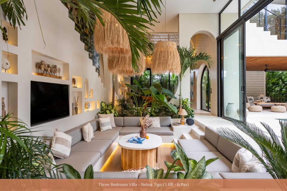TV and multimedia, Living room, Seating area, Evening entertainment
