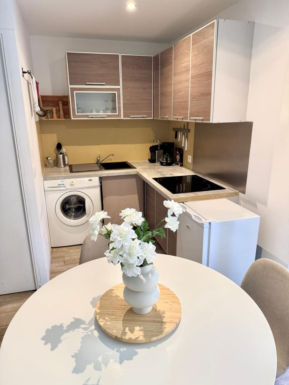 Kitchen or kitchenette, stove, kitchen