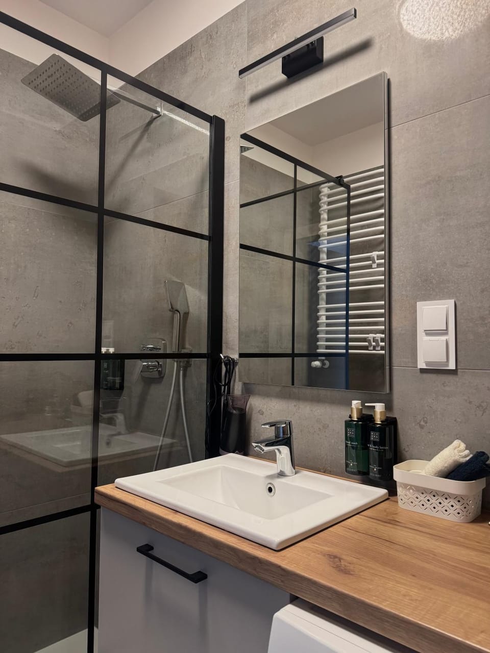Shower, Bathroom