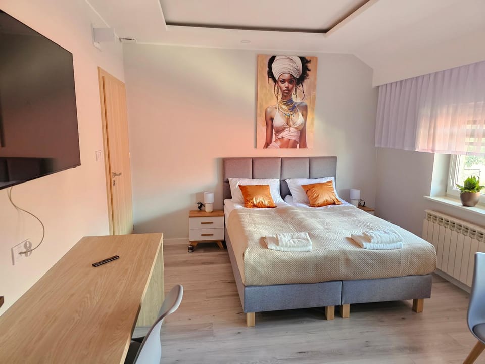 Bed, Photo of the whole room