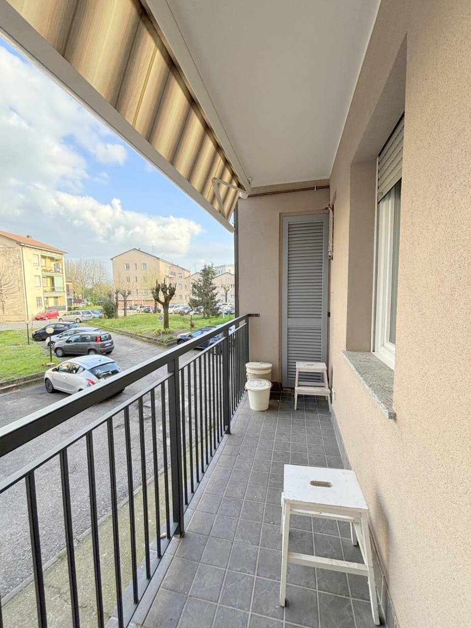 Property building, View (from property/room), Balcony/Terrace, Dining area