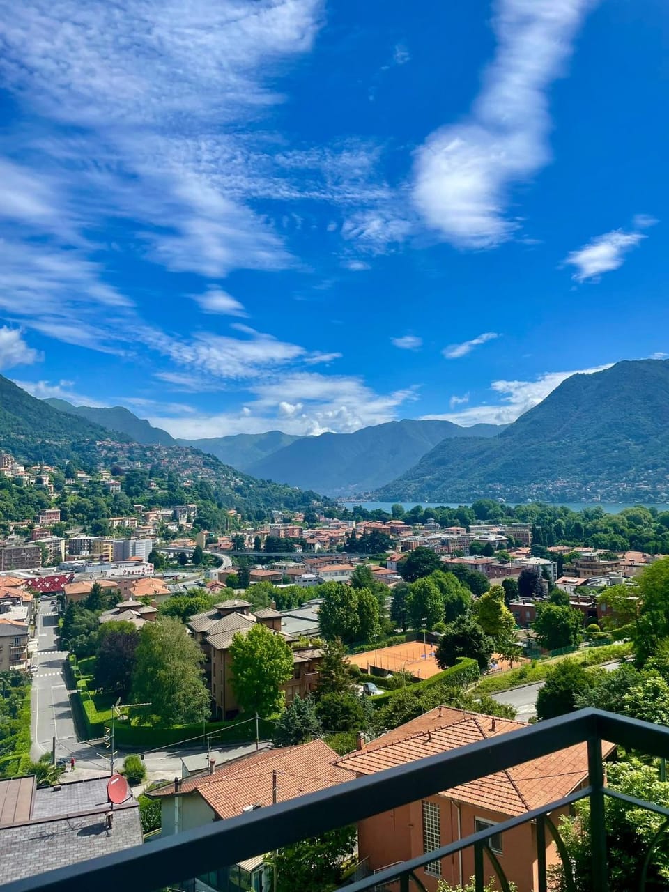 Day, Neighbourhood, Natural landscape, View (from property/room), City view, Mountain view