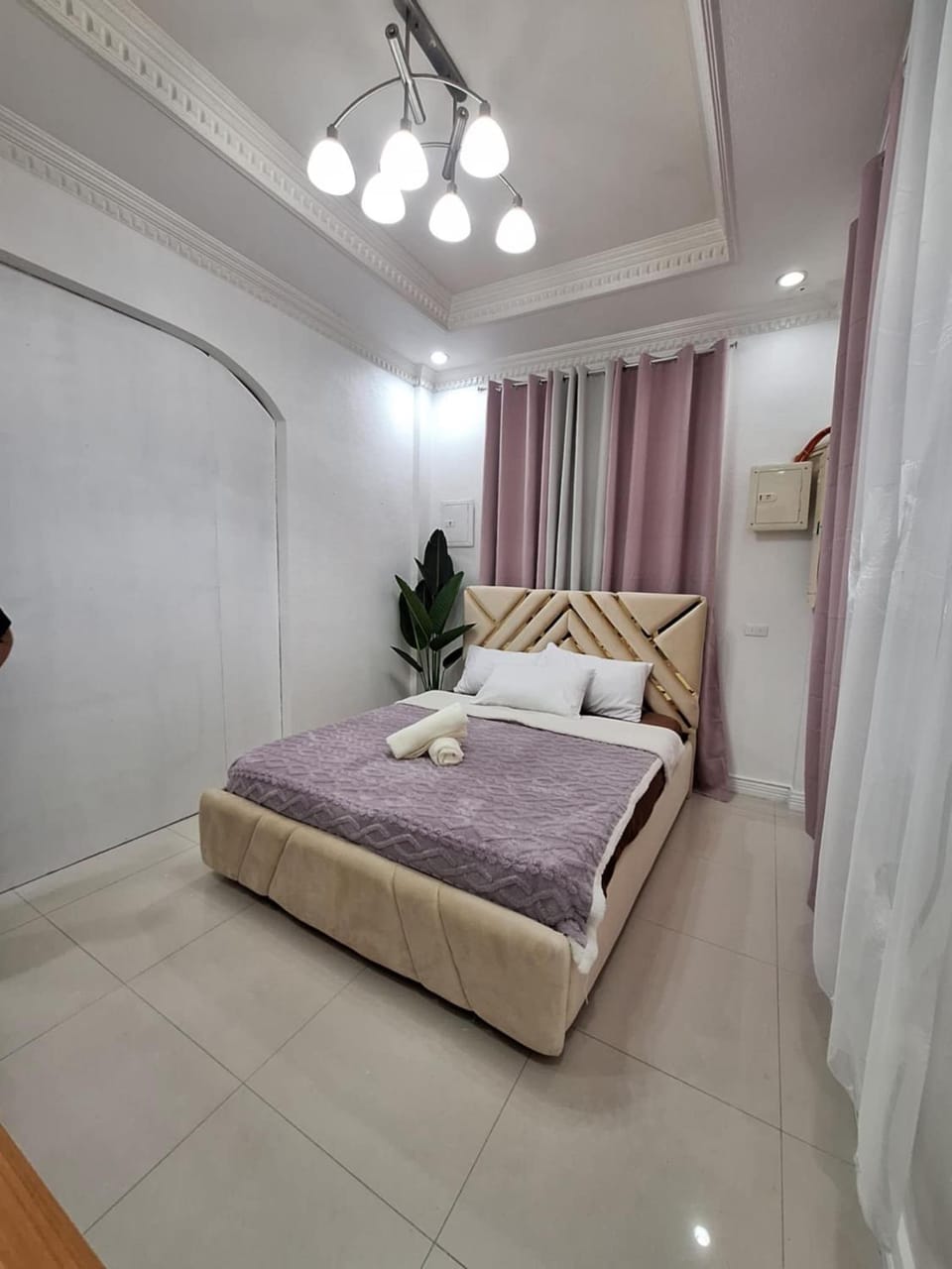 N3 Studio Room Apartment Transient House Ground Floor near Abreeza Mall, SPMC, SM Lanang, USEP Vacation rental in Davao City