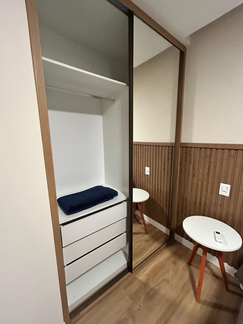 Bedroom, wardrobe