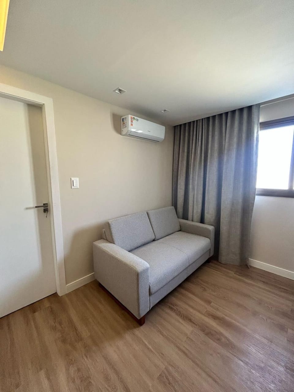 Living room, Seating area, air conditioner