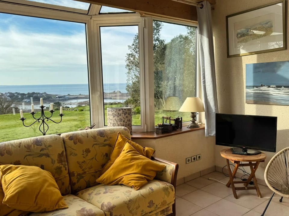Ker Wind - panoramic sea view house Primel 8-10p House in Plougasnou