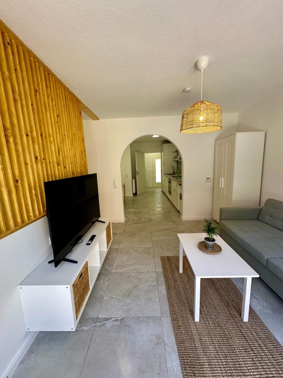 Communal lounge/ TV room, TV and multimedia, Living room, Seating area, Evening entertainment