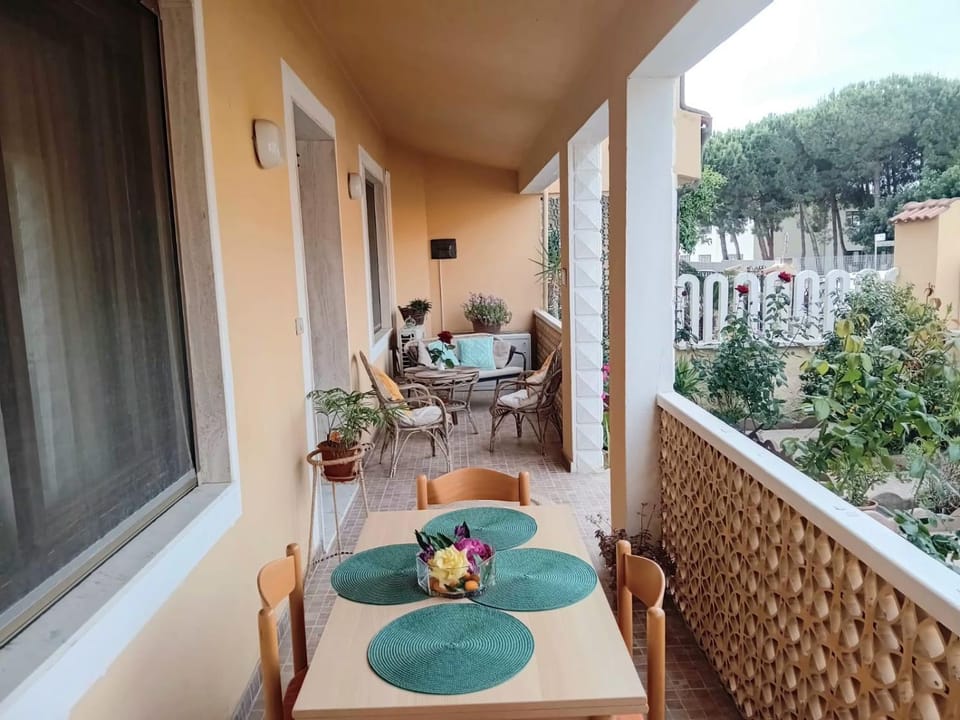 Balcony/Terrace, Garden view