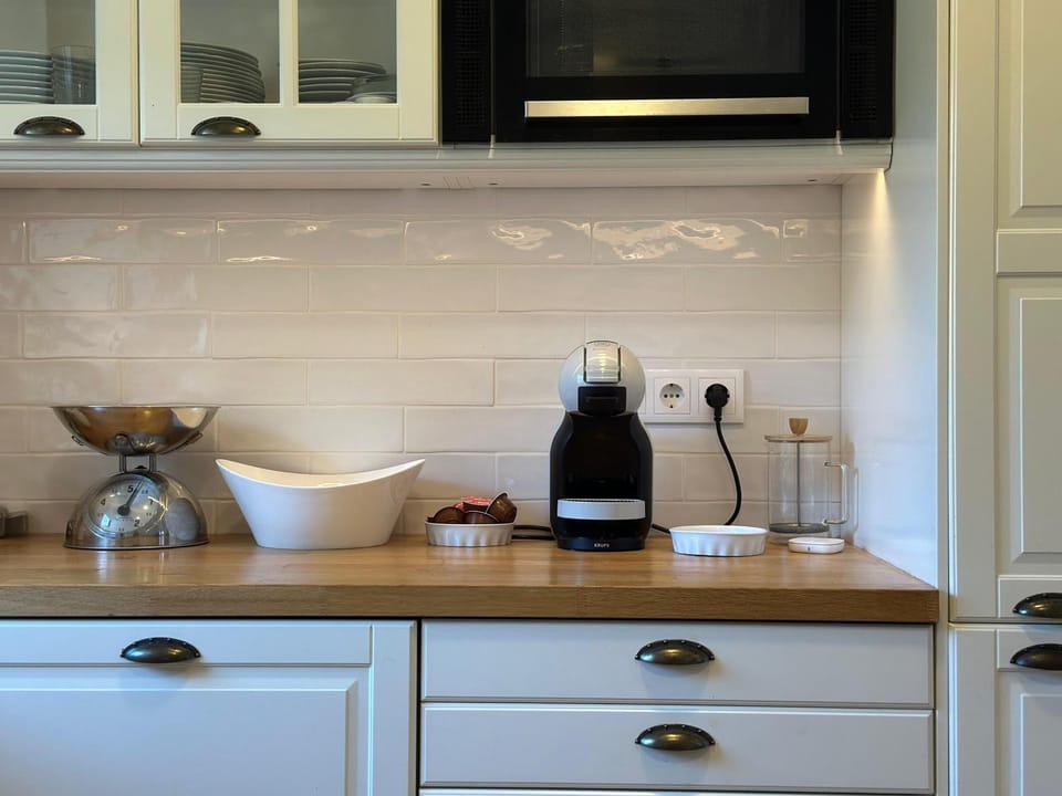 Coffee/tea facilities, kitchen
