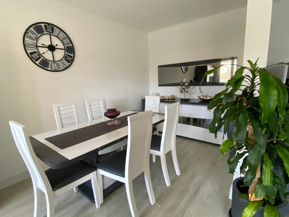 Appartement spacieux et lumineux Apartment in Provence-Alpes-Côte d'Azur