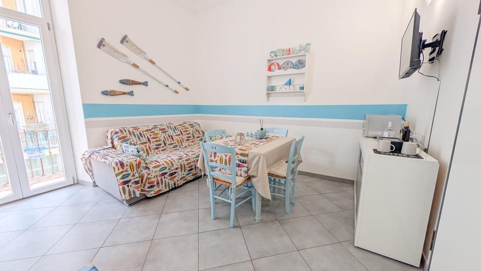 Living room, Dining area, air conditioner