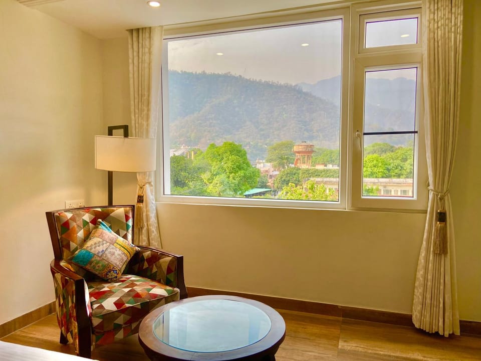Living room, Seating area, Mountain view