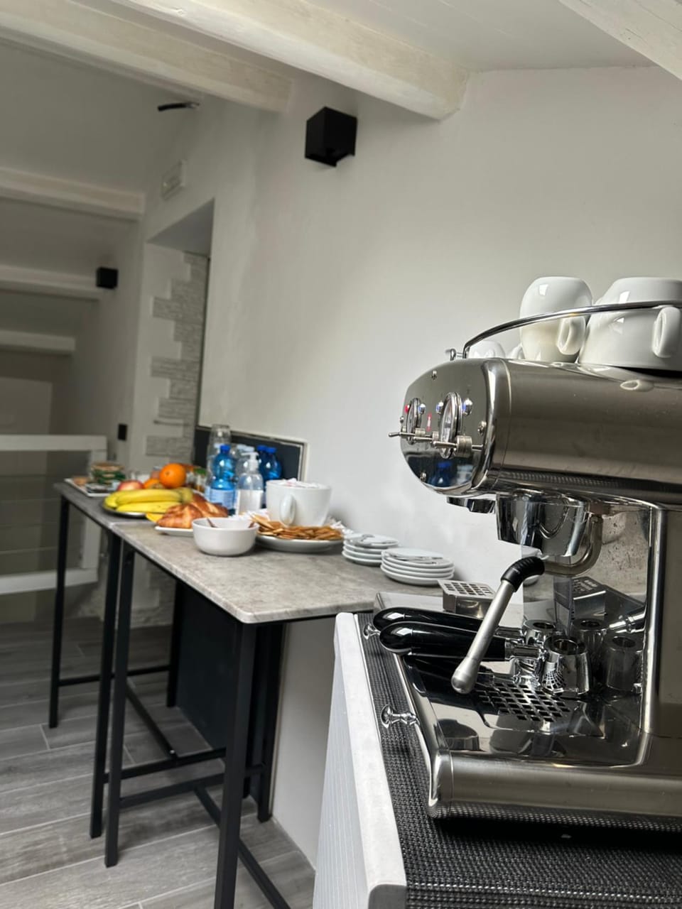 Food and drinks, Food, Internal: Not applicable to any particular room