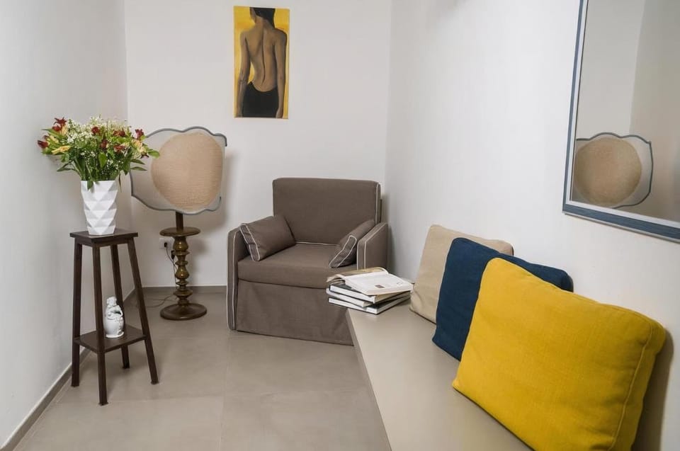 Seating area, Bedroom