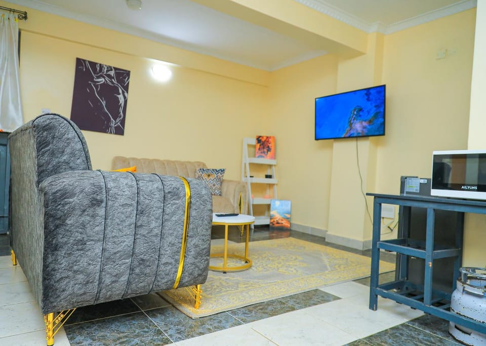 TV and multimedia, Living room, Evening entertainment