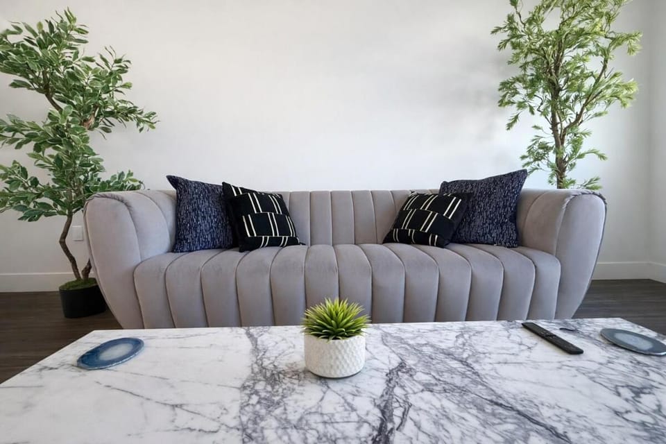 Designer 1 Bedroom Condo in Prime Hollywood Apartment hotel in Hollywood