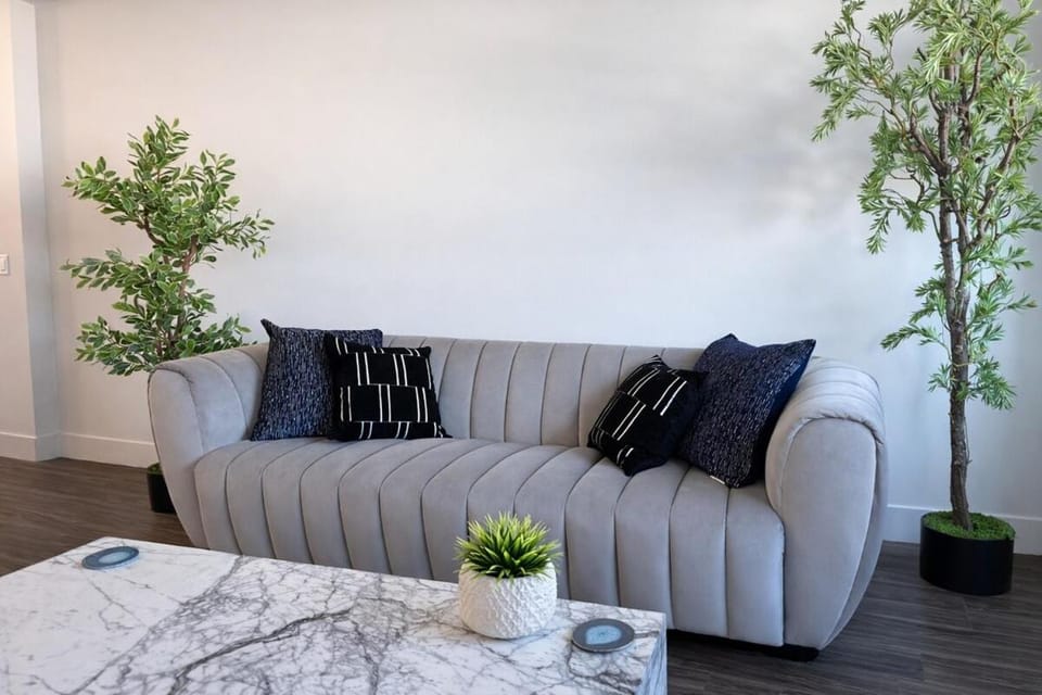 Designer 1 Bedroom Condo in Prime Hollywood Apartment hotel in Hollywood