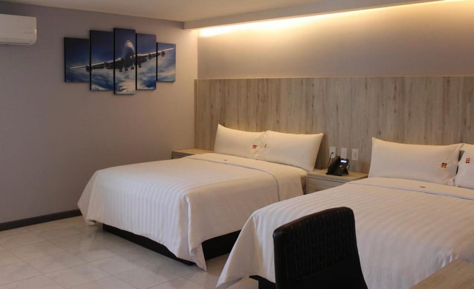Hangar Inn TJ - Aeropuerto Hotel in Tijuana
