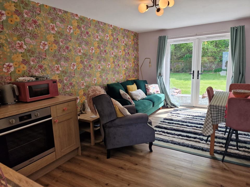 The Burrow by Blake View Holidays a peaceful boutique retreat 3 miles from Ennerdale- standard twin or super-king bed available Apartment in Copeland District