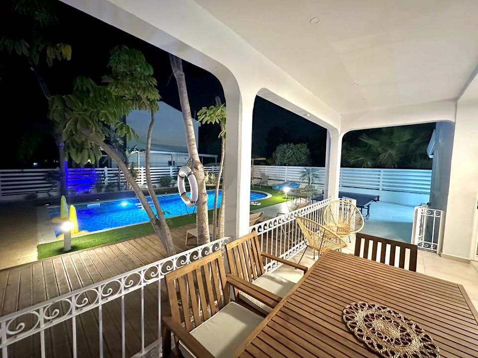 Dream Tropicana Villa - Ayia Napa Villa in Sotira