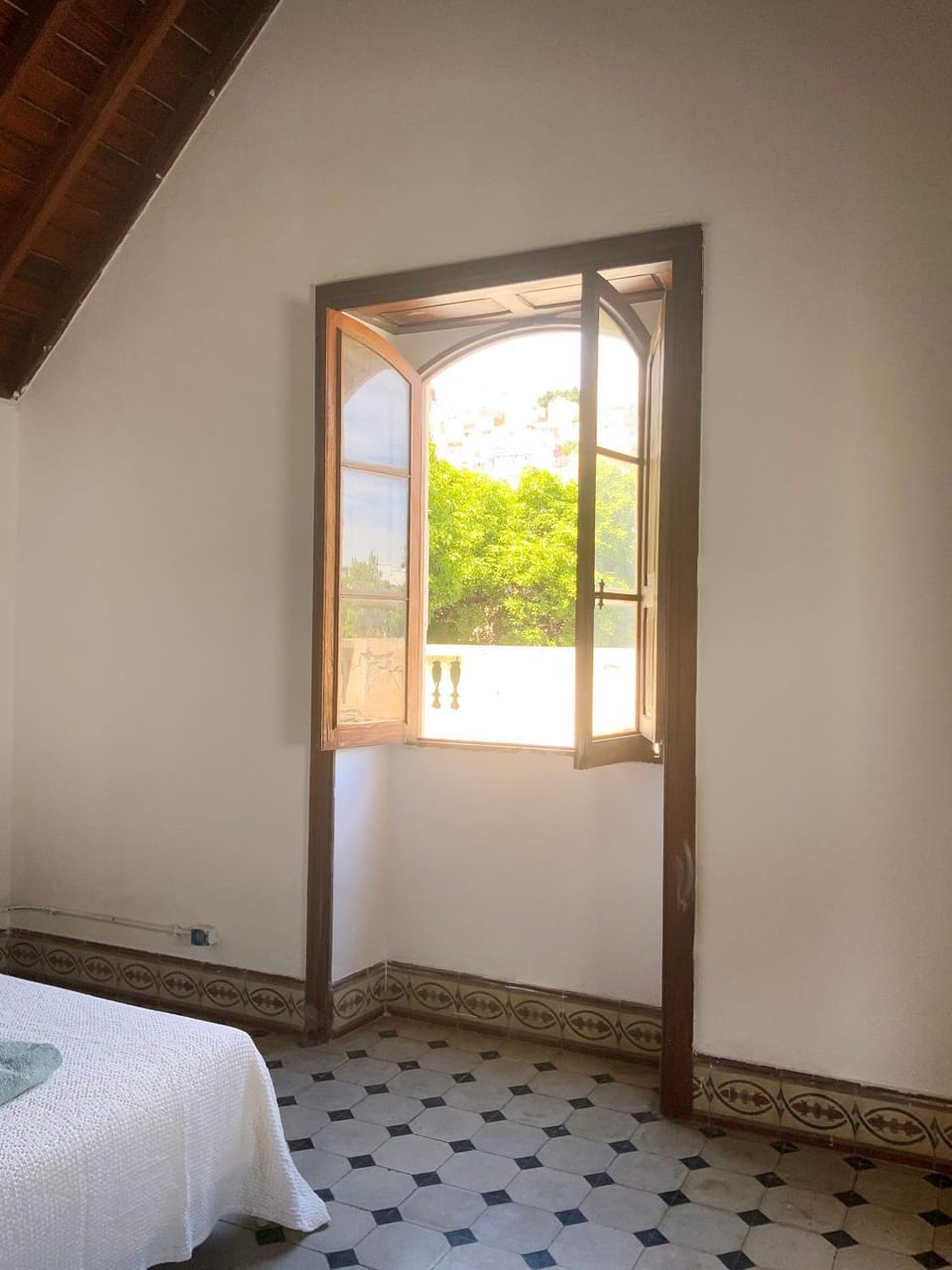 Comfortable Room in Historic Casa Quesada Shared House Inn in Las Palmas de Gran Canaria