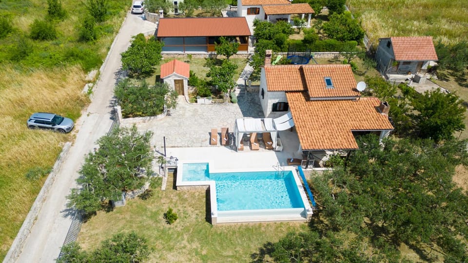 Garden, Swimming pool