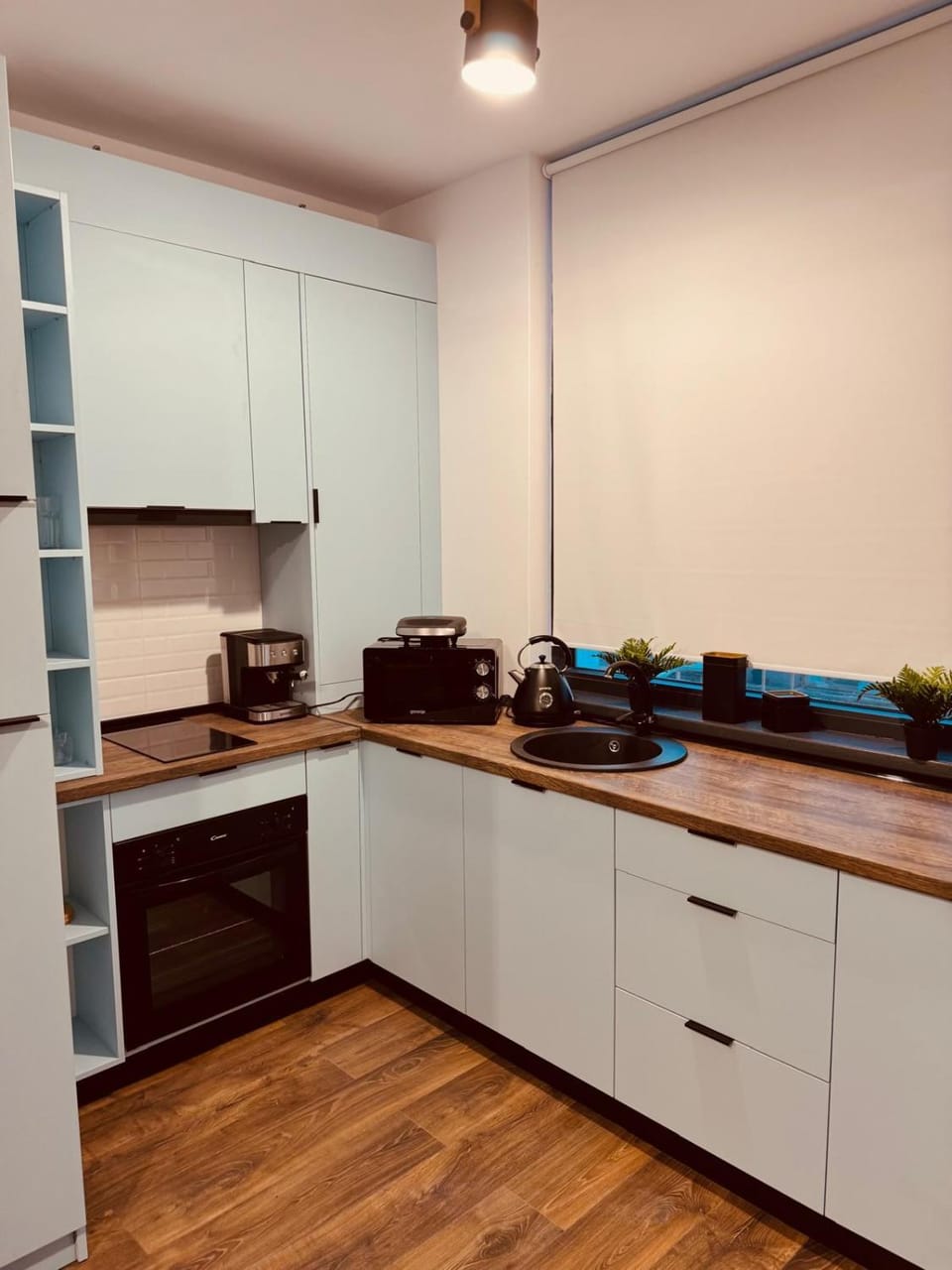 Kitchen or kitchenette, pet friendly, stove, toaster