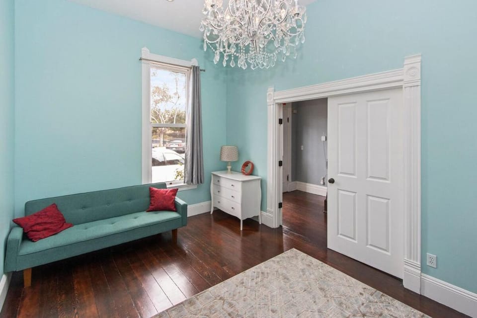 1900's Victorian Home Sleeps 22 8BDRM 3Bath Villa in San Diego