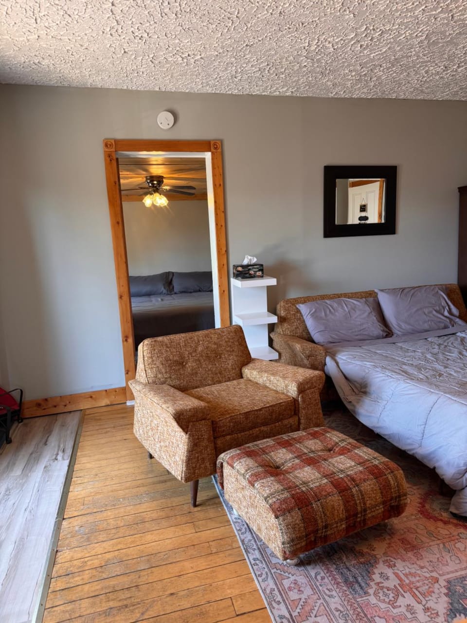At the Farmhouse - New Frontiers Retreat Country House in Ontario