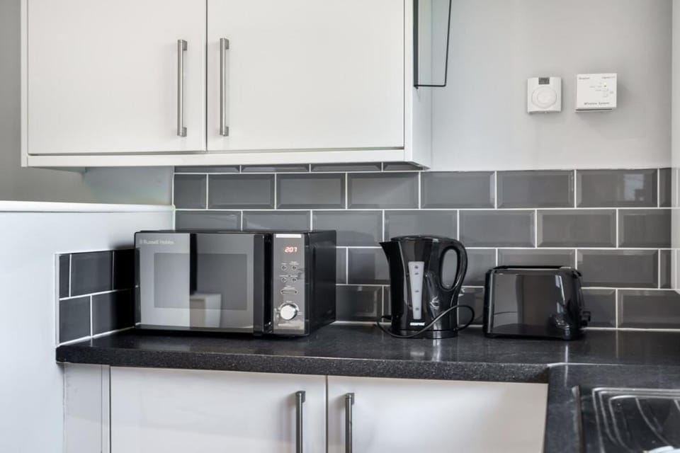 Luxury Tottenham Stadium Retreat - 2 minute walk to stadium Apartment in London