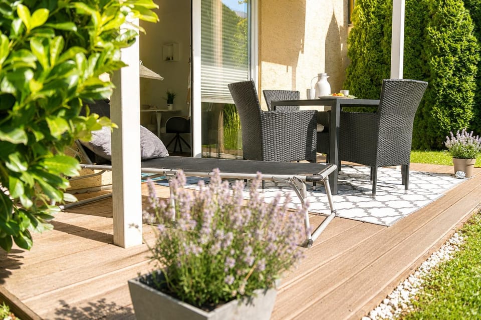 Patio, Garden, Balcony/Terrace, Seating area, Dining area, Garden view