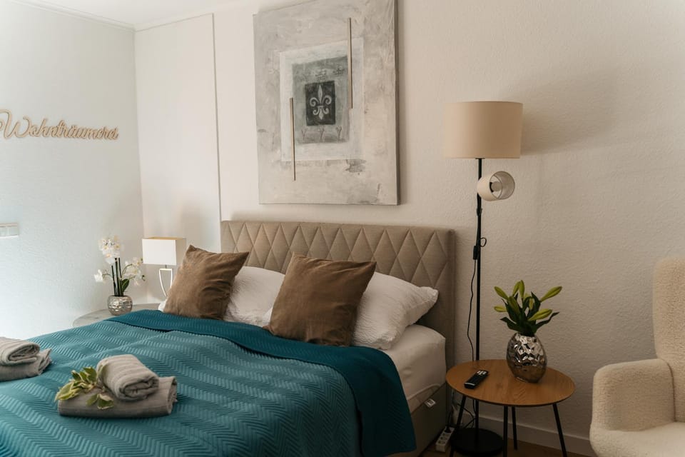 Bed, Photo of the whole room