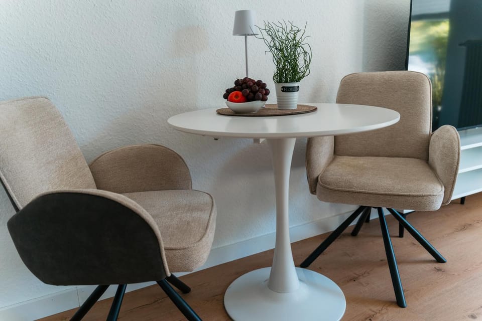 Seating area, Dining area