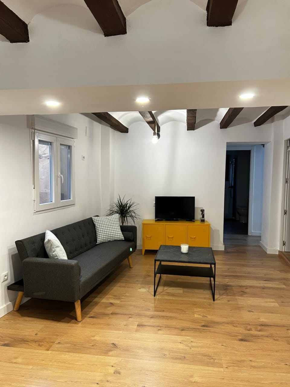 Communal lounge/ TV room, TV and multimedia, Living room, Seating area