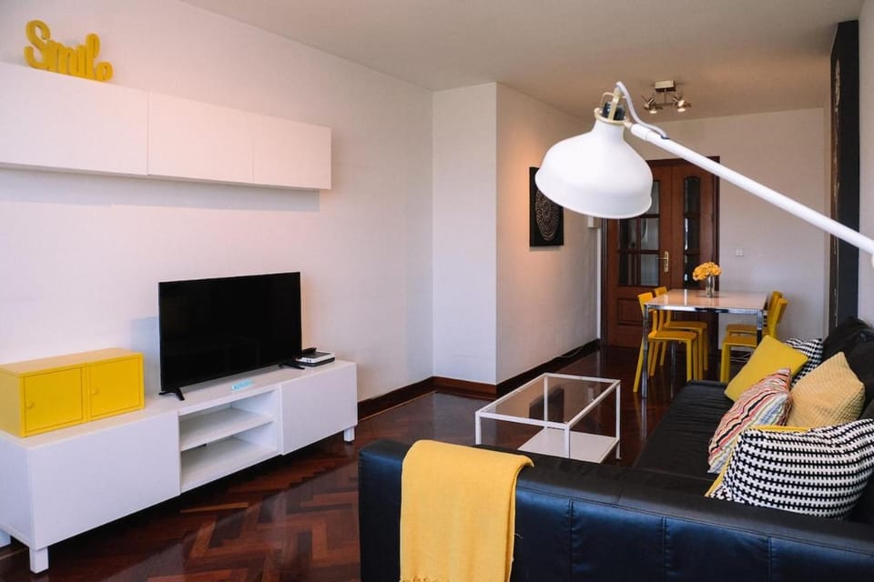 Luz y descanso con parking by CABANA Rentals Apartment in Vigo