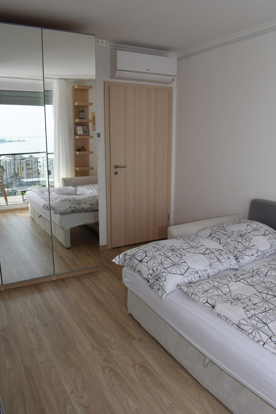 Bed, Photo of the whole room, wardrobe