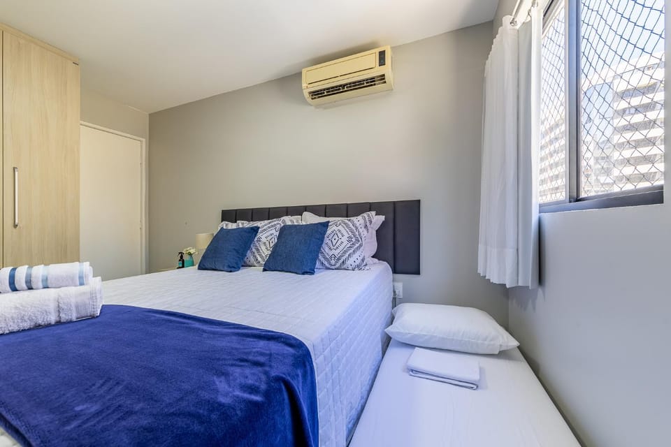 Bed, Bedroom, air conditioner