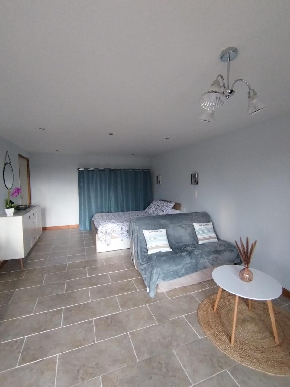 Living room, Photo of the whole room