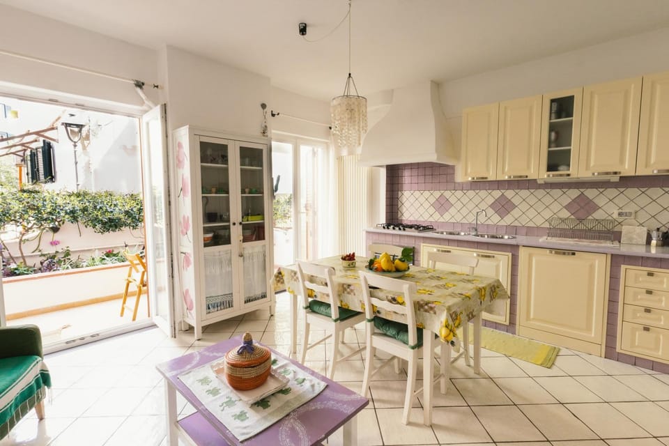 Communal lounge/ TV room, Kitchen or kitchenette