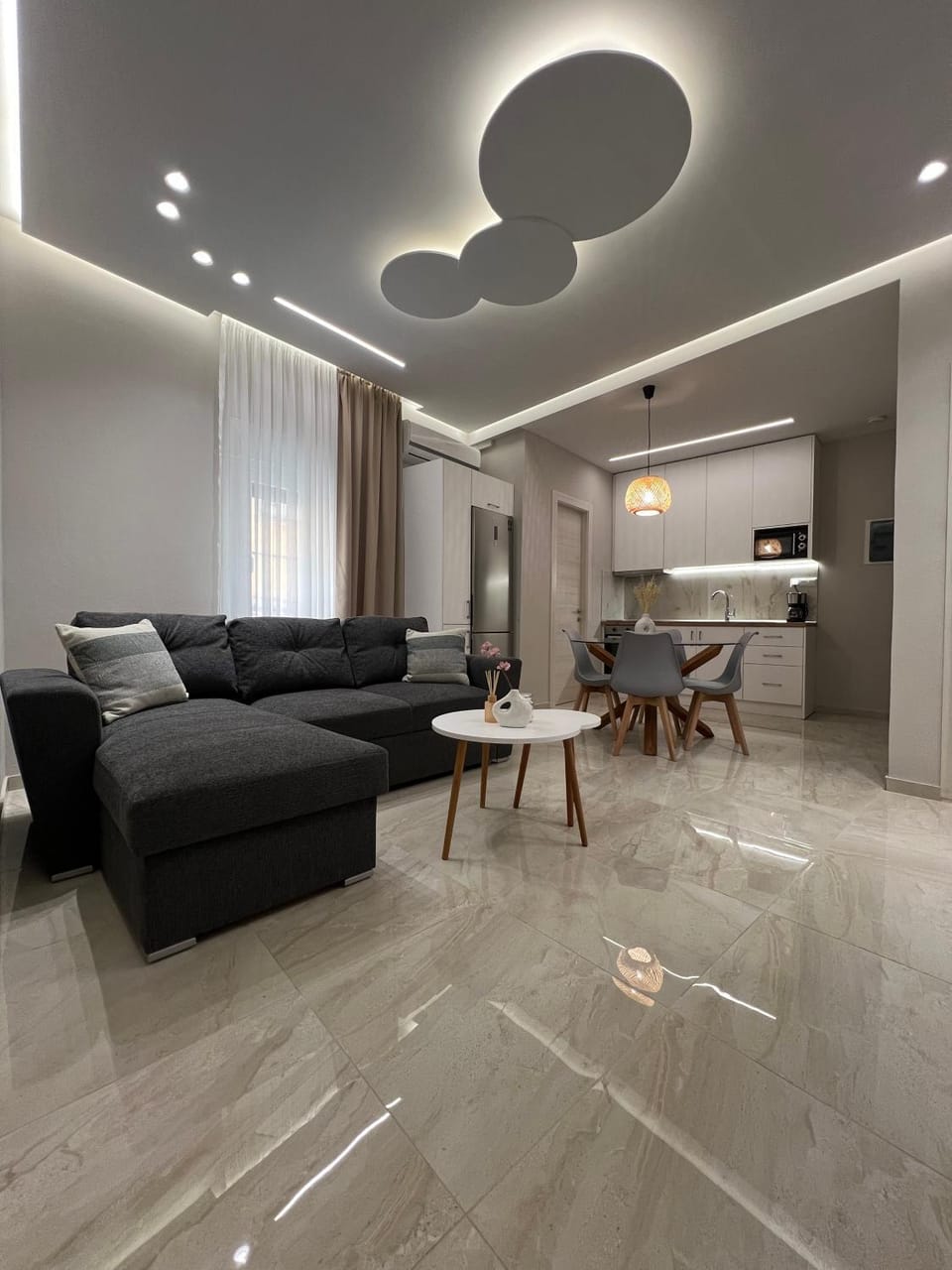 Living room, Seating area, Dining area