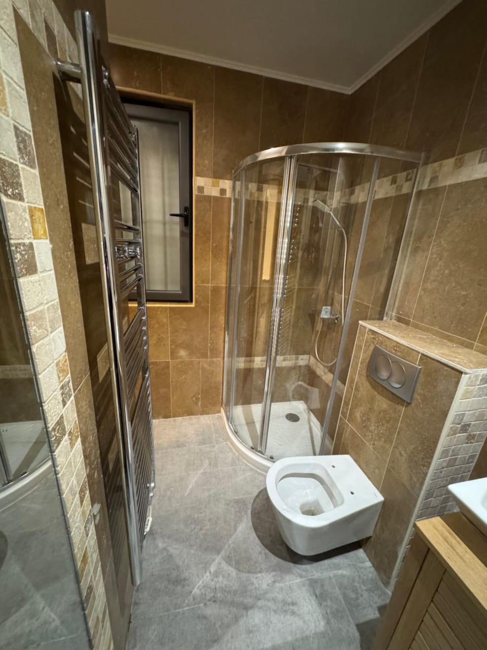 Shower, Toilet, Bathroom