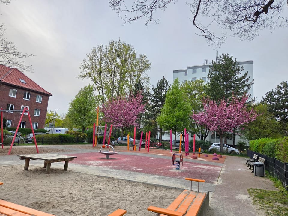 Full House 10 min to city centre, direct train to airport and self check-in Apartment in Hanover
