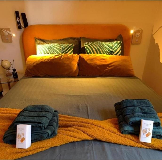Tribord - Port View Holiday Studio Apartment in Nice