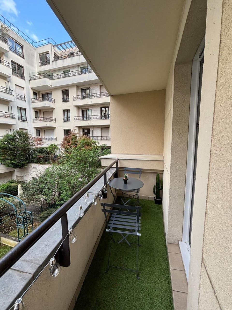 Une pièce Issy-les-Moulineaux Apartment in Vanves