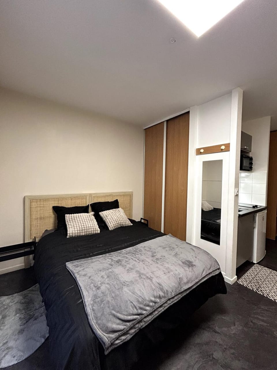 Une pièce Issy-les-Moulineaux Apartment in Vanves