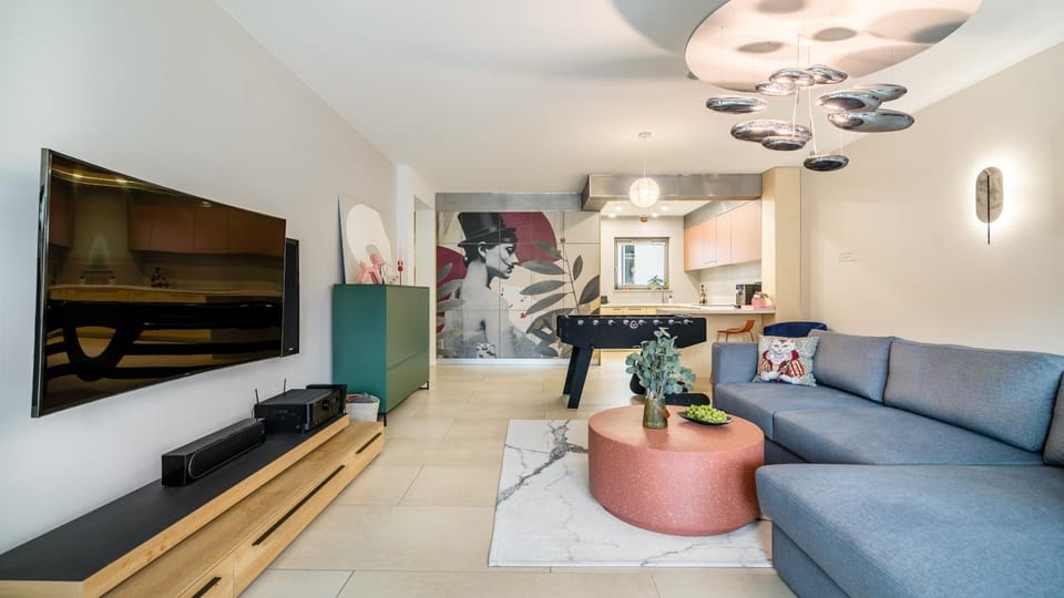 TV and multimedia, Living room, Seating area
