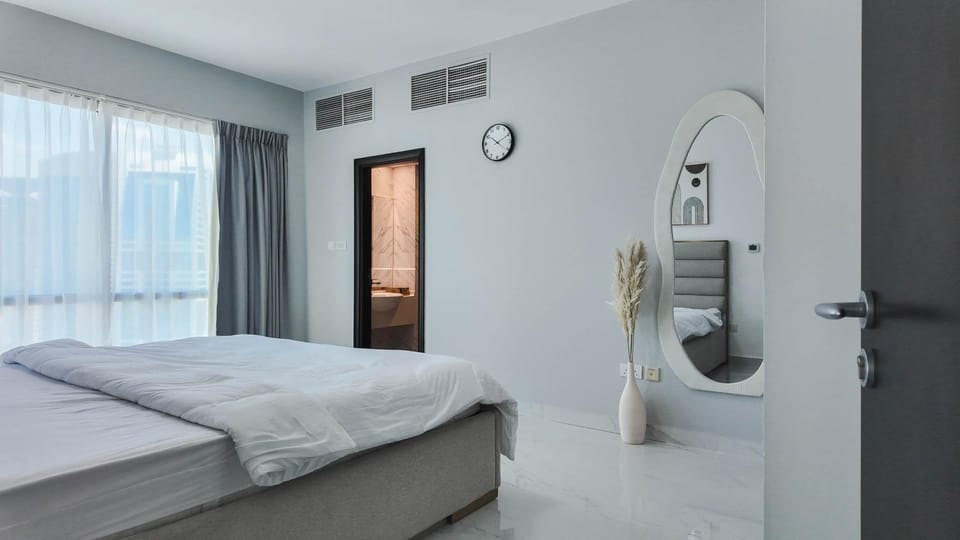 Sky High 2BR Stay Amazing Marina Views Near Metro & Mall Apartment in Dubai