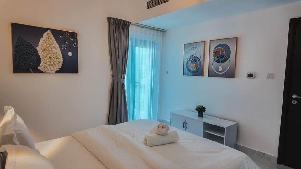 Sky High 2BR Stay Amazing Marina Views Near Metro & Mall Apartment in Dubai