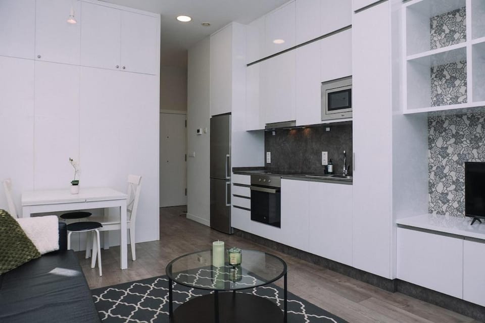 Brillo de Vigo desde la ventana by CABANA Rentals Apartment in Vigo