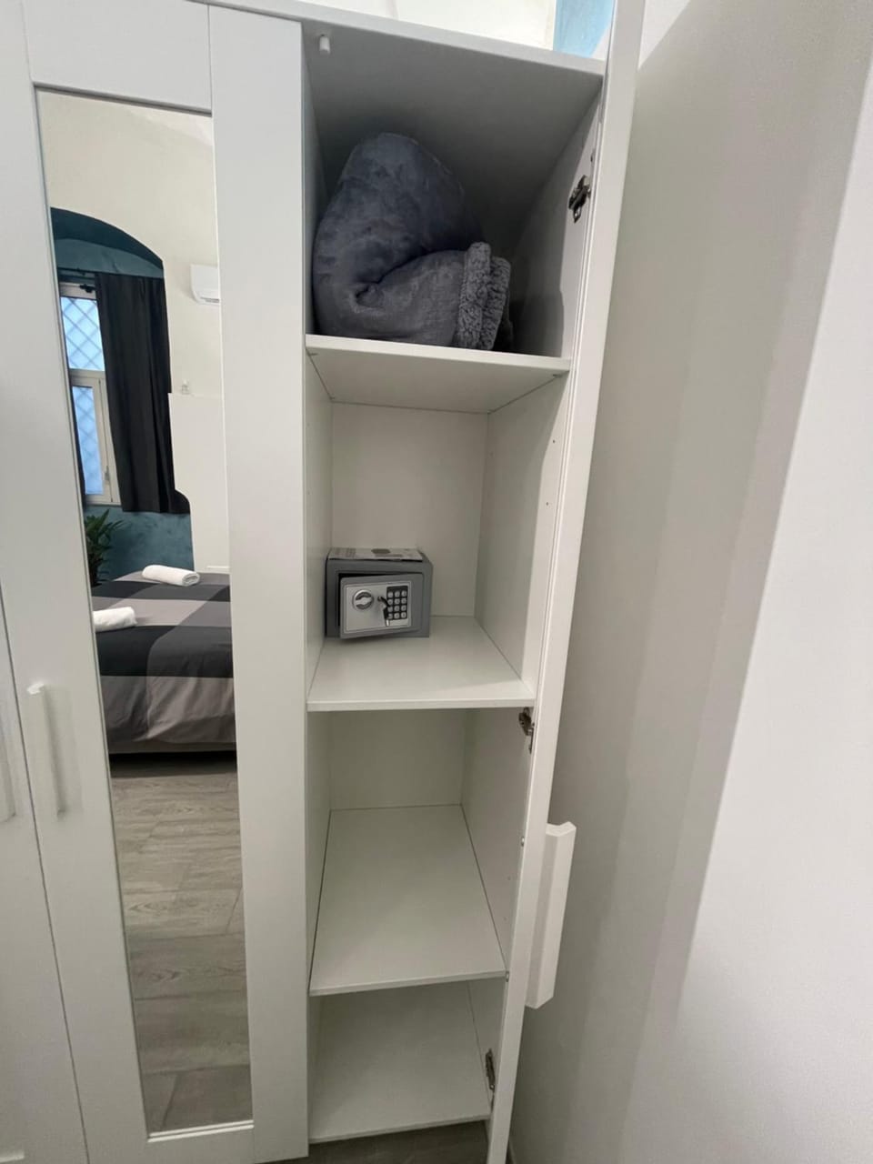 safe, wardrobe